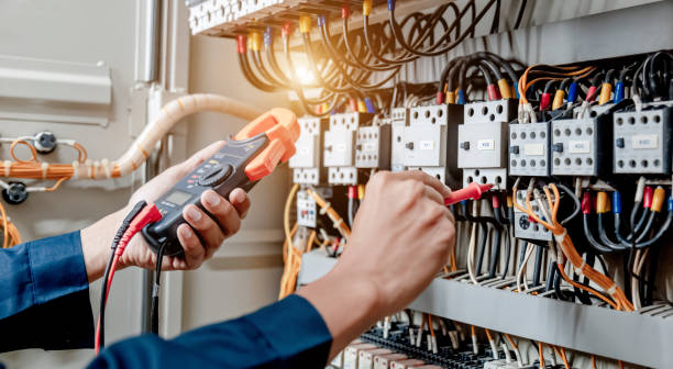 Best Emergency Electrical Repair  in Cedar Falls, IA